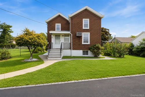99 Homestead Pl, New Rochelle, NY, 10801-4307 | Card Image