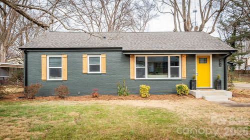 445 Hillcrest Dr, Statesville, NC, 28677-3316 | Card Image