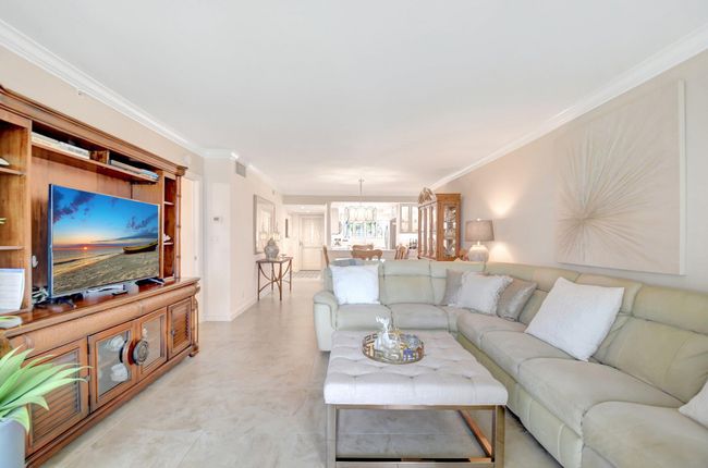 APT-214B - 3224 S Ocean Blvd, Condo with 2 bedrooms, 2 bathrooms and null parking in Highland Beach FL | Image 8