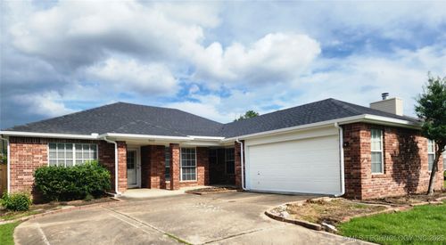 9423 S 88th East Ave, Tulsa, OK, 74133-5579 | Card Image