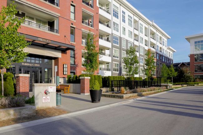 C601 - 8150 207 Street, Condo with 1 bedrooms, 1 bathrooms and 1 parking in Langley BC | Image 2