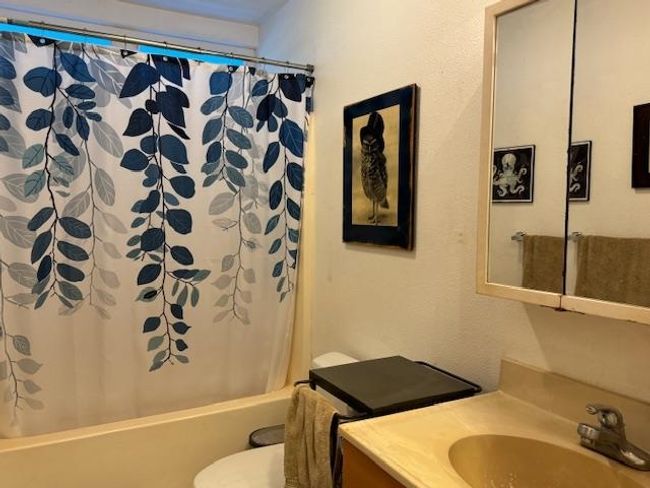 Bathroom | Image 6