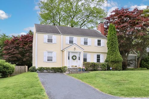 81 Southfield Rd, Fairfield, CT, 06824-5640 | Card Image