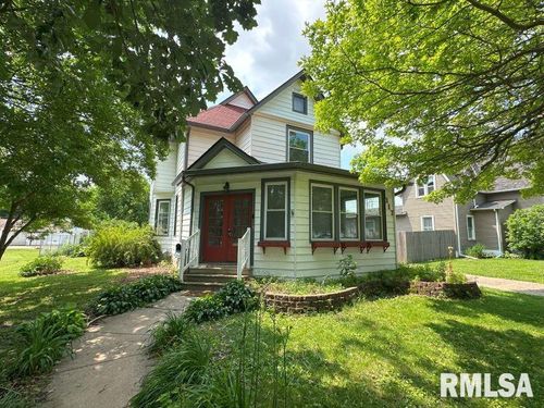 317 9th St, De Witt, IA, 52742-1438 | Card Image