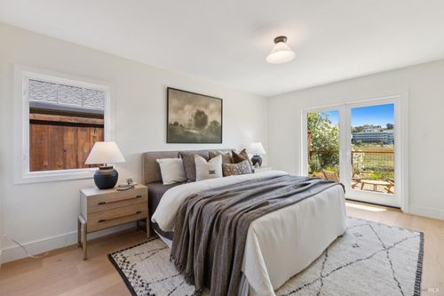 11 Berens Dr, Kentfield, CA, 94904-1615 | Card Image