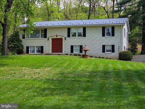 10984 Old Forge Rd, WAYNESBORO, PA, 17268-8809 | Card Image