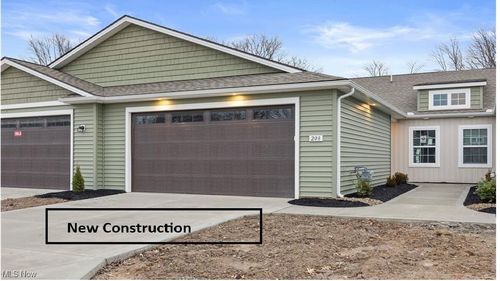 208 Alexander Dr, Elyria, OH, 44035-1827 | Card Image