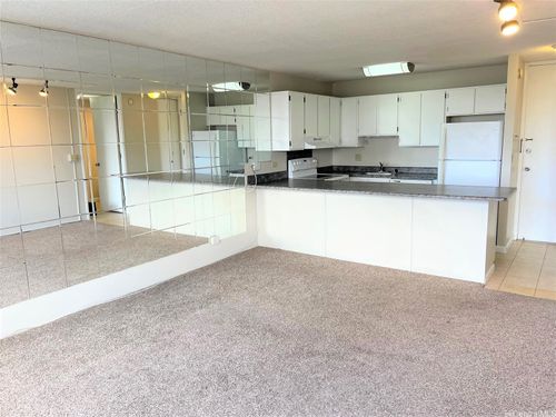 1012-411 Hobron Ln, Honolulu, HI, 96815-1211 | Card Image