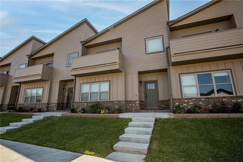 2624 N Ward Dr, Fayetteville, AR, 72704-5163 | Card Image