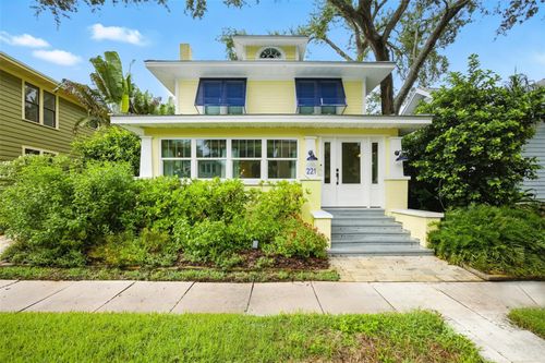 221 13th Ave Ne, St Petersburg, FL, 33701-1211 | Card Image
