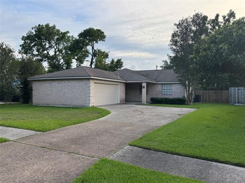 8027 Wind Forest Drive, Houston, TX, 77040 | Card Image