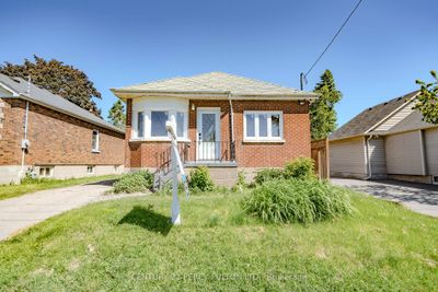 250 Mcnaughton Ave, House other with 3 bedrooms, 2 bathrooms and 2 parking in Oshawa ON | Image 1