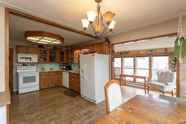 4302 Grandview Boulevard, Home with 5 bedrooms, 2 bathrooms and 4 parking in Red Deer AB | Image 7