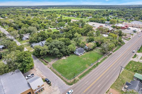 505 N Esplanade St, Cuero, TX, 77954-3603 | Card Image