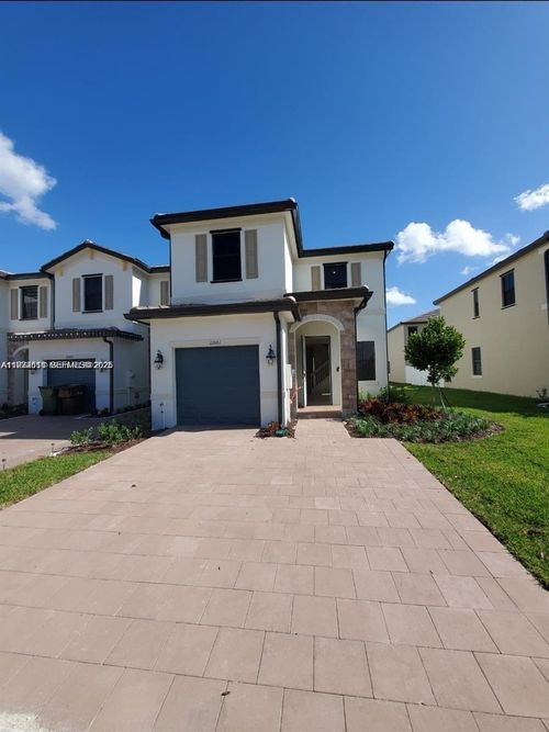 11001 W 33rd Way, Hialeah, FL, 33018-2196 | Card Image