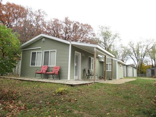 W5426 Buffalo Dr, Montello, WI, 53949-8077 | Card Image