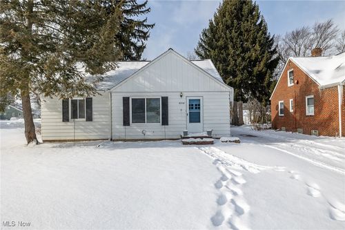 4354 W 215th Street, Fairview Park, OH, 44126 | Card Image