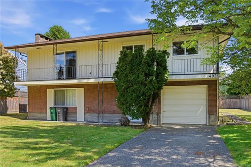 4021 Magdelin St, Saanich, BC, V8N3M6 | Card Image