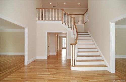 9 Oak Way, Scarsdale, NY, 10583-1415 | Card Image