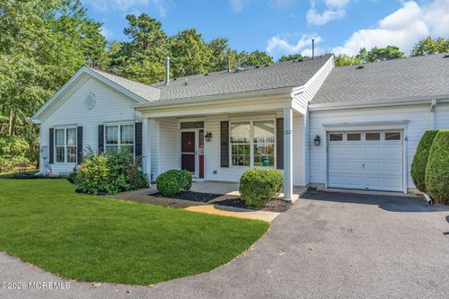 122 Greenlawns Dr, Lakewood, NJ, 08701-7356 | Card Image