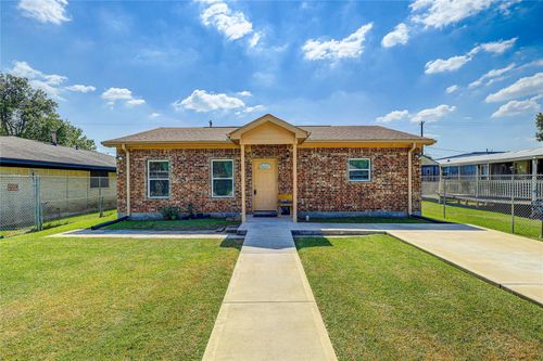 4423 Perez St, Stafford, TX, 77477-4819 | Card Image