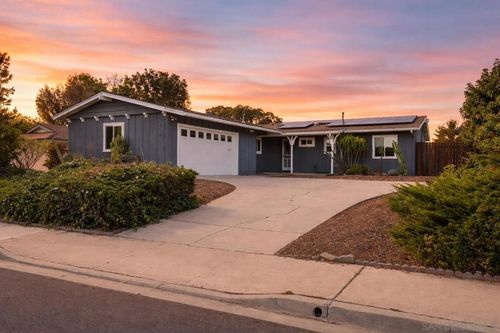 2812 Arcola Ave, San Diego, CA, 92117-3635 | Card Image