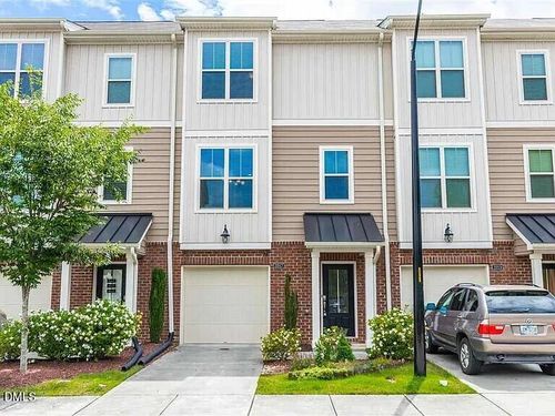 3917 Brokenshire St, Cary, NC, 27519-7305 | Card Image