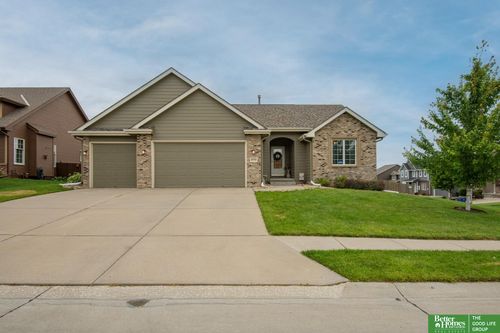 18904 Olive St, Omaha, NE, 68136-1285 | Card Image