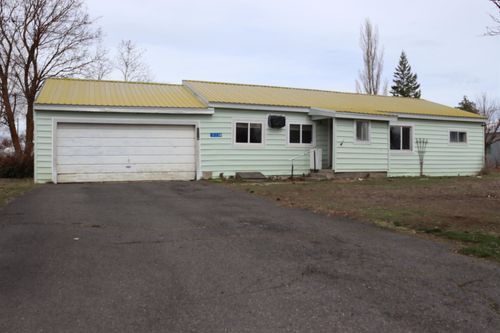 210 Ne Foster St, Creston, WA, 99117-5115 | Card Image