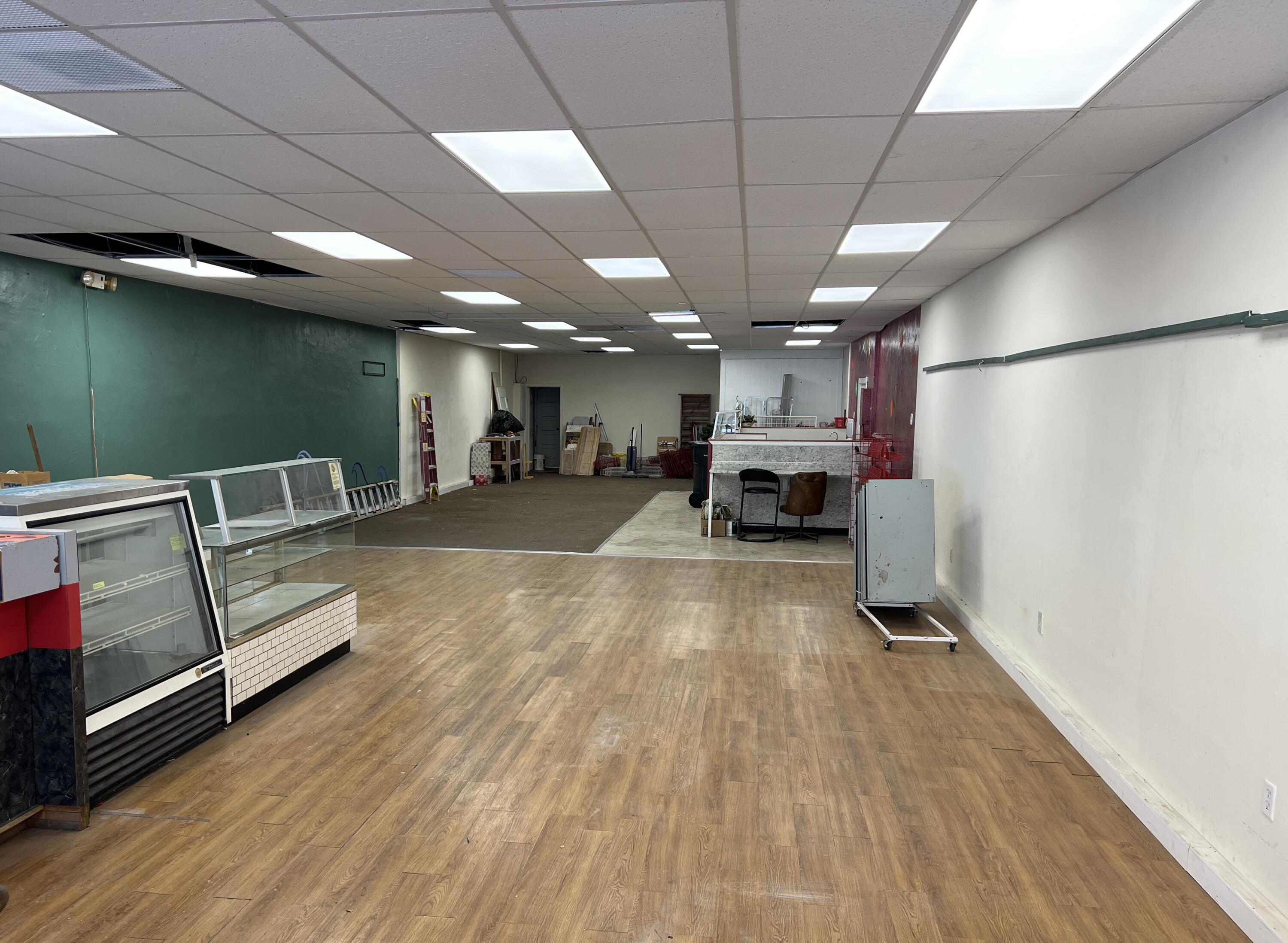 Commercial Sale in Dunsmuir 5