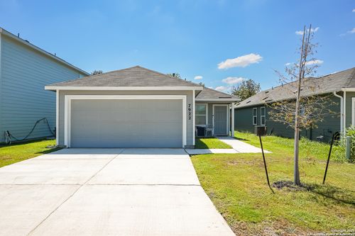 7922 Nessie Trl, San Antonio, TX, 78227-4434 | Card Image