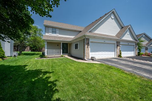 527 Northgate Cir, Oswego, IL, 60543-8205 | Card Image