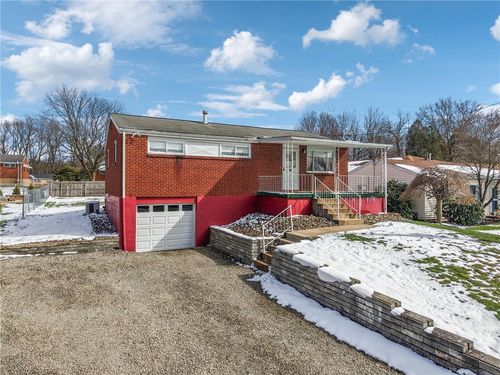 525 New Market Dr, Greensburg, PA, 15601-6130 | Card Image