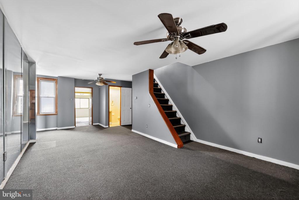Residential in PHILADELPHIA 4