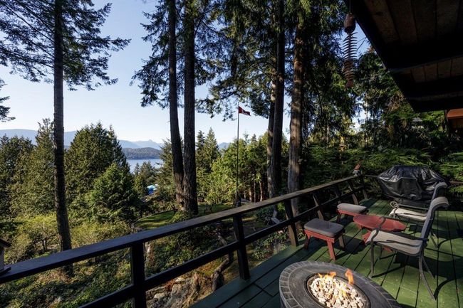 886 Schooner Lane, House other with 3 bedrooms, 1 bathrooms and 2 parking in Bowen Island BC | Image 20