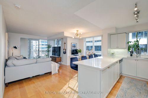 313-18 Stafford St, Toronto, ON, M5V3W4 | Card Image