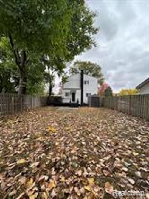 27121 Brush St, Madison Heights, MI, 48071-3262 | Card Image