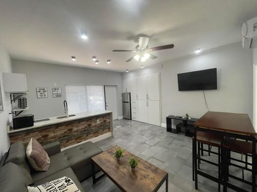 3-824 Ne 4th Street, Fort Lauderdale, FL, 33301 | Card Image