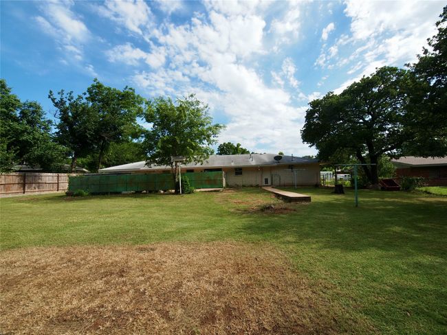 1441 Brazos St, House other with 3 bedrooms, 2 bathrooms and null parking in Graham TX | Image 34