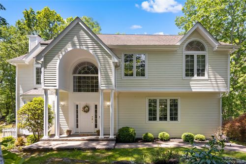 875 Hanover St, Yorktown Heights, NY, 10598-5904 | Card Image