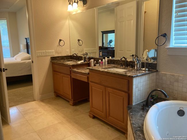 24510 Via Vizcaya, House other with 5 bedrooms, 4 bathrooms and null parking in San Antonio TX | Image 21