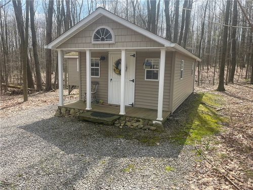 20 Hickory Rd, Greenville, PA, 16125-9225 | Card Image