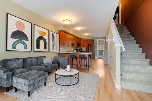 204-5170 Dunster Rd, Nanaimo, BC, V9T2Z2 | Card Image