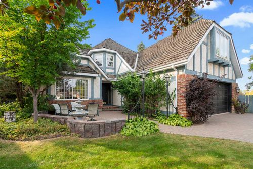 5813 38 Avenue Close, Camrose, AB, T4V4A5 | Card Image