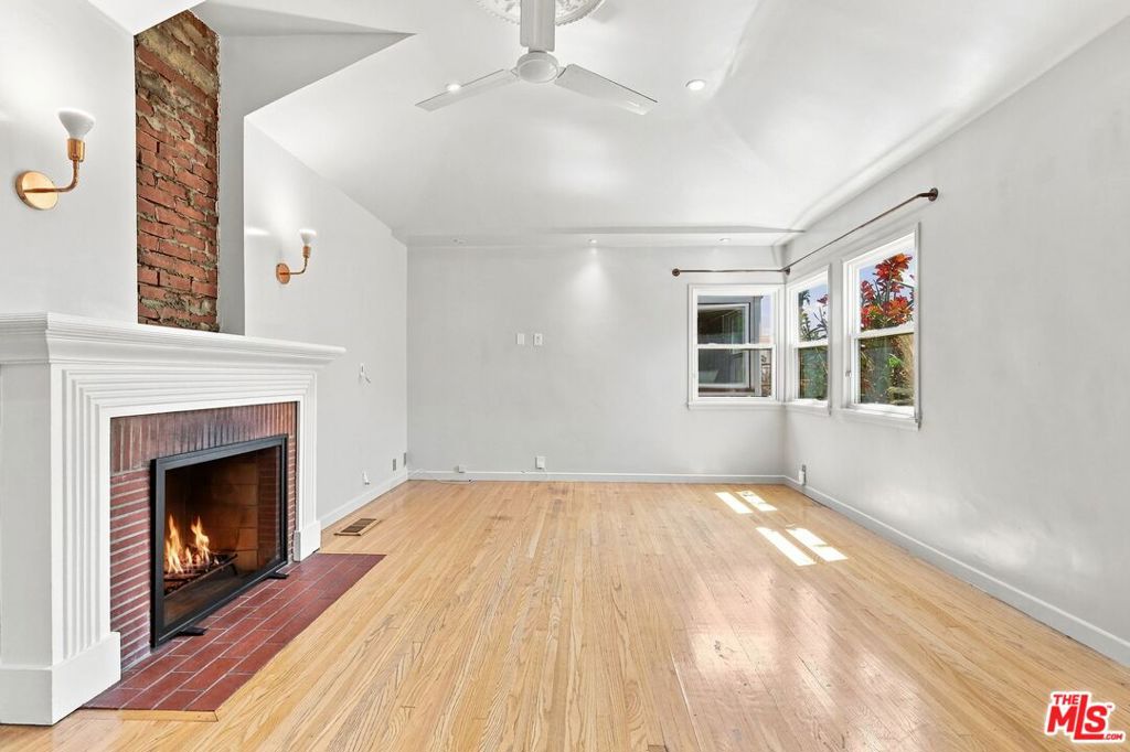 Residential Lease in Los Angeles 3