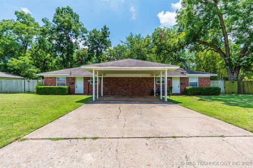 1910 E 51st Pl, Tulsa, OK, 74105-6412 | Card Image