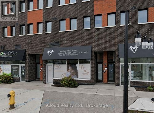 863 Wilson Avenue, Toronto (Downsview-Roding-CFB), ON, M3K1E2 | Card Image