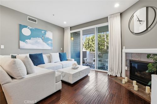 101-6038 Carlton Way, Los Angeles, CA, 90028 | Card Image
