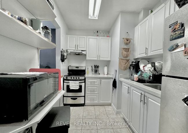303 - 114 Vaughan Rd, Condo with 1 bedrooms, 1 bathrooms and 1 parking in York ON | Image 17