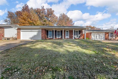 11758 Galba Dr, Florissant, MO, 63033-6813 | Card Image